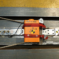Crash Datenrecorder für Eisenbahnen beim Schocktest auf dem Schlitten nach IEEE / CFR